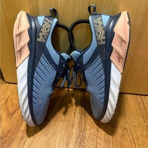 HOKA Arahi3 Blue and Peach Athletic Shoes
